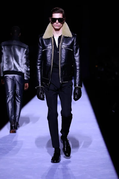 Look 23